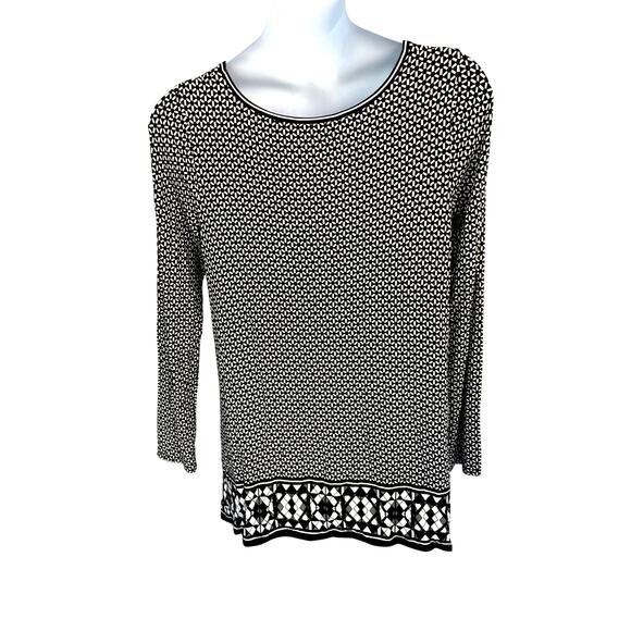 MAX STUDIO, SIZE XL, BLACK AND WHITE TUNIC, V NECK, L/S - Picture 2 of 5